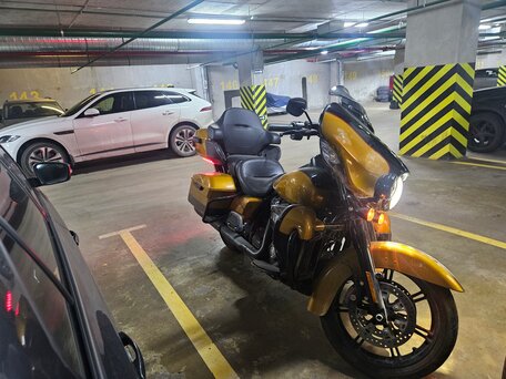 2023 Harley-Davidson Ultra Limited, золотистый, 2290000 рублей, вид 1