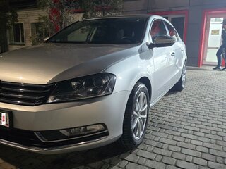 2011 Volkswagen Passat B7, серебристый, 1850000 рублей, вид 2