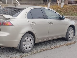 2011 Mitsubishi Lancer X Рестайлинг, бежевый, 850000 рублей, вид 3