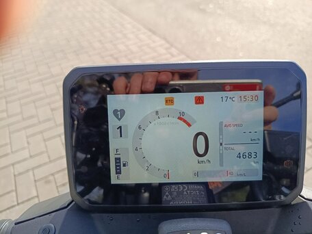 2025 Honda CB 750 Hornet, серебристый, 900000 рублей, вид 2