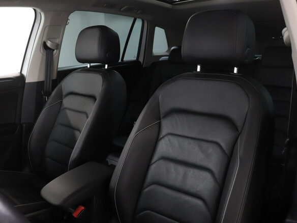 2018 Volkswagen Tiguan II, белый - вид 16