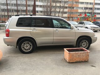 2002 Toyota Highlander I (XU20), серебристый, 1150000 рублей, вид 2