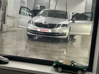 2017 Skoda Octavia III (A7) Рестайлинг, серебристый, 2050000 рублей, вид 1