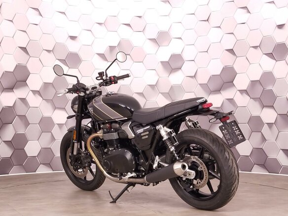 2026 Triumph Speed Twin, чёрный, 1199000 рублей - вид 7