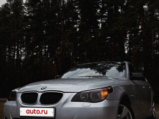 2004 BMW 5 серии 530i V (E60/E61), серебристый, 900000 рублей, вид 1