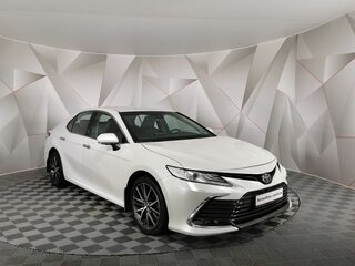 2021 Toyota Camry VIII (XV70) Рестайлинг, белый, 3175150 рублей, вид 3