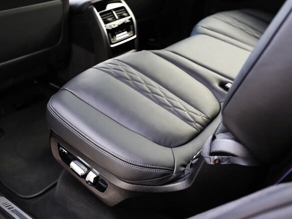 2025 BMW X7 40d I (G07) Рестайлинг, зелёный, 15800000 рублей - вид 29