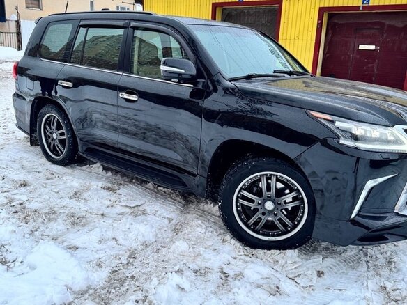 2010 Lexus LX 570 III, чёрный, 4150000 рублей - вид 3