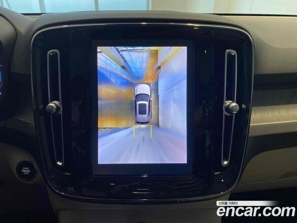 2025 Volvo XC40 I Рестайлинг, белый, 5290000 рублей - вид 10
