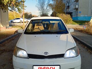 2001 Toyota Platz, белый, 175000 рублей, вид 2