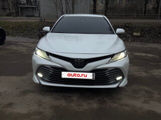 2020 Toyota Camry VIII (XV70), белый, 3170000 рублей, вид 4