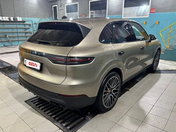 2018 Porsche Cayenne III, коричневый, 8800000 рублей - вид 2