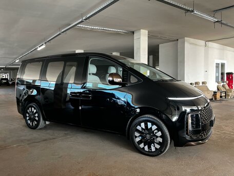 2025 Hyundai Staria I, чёрный, 7499000 рублей, вид 2