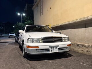 1992 Toyota Crown IX (S140), белый, 650000 рублей, вид 3