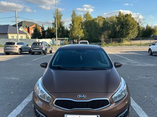 2016 Kia Ceed II Рестайлинг, коричневый, 1200000 рублей, вид 3