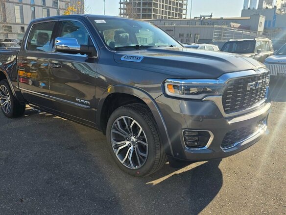 2026 Ram 1500 Crew Cab V Рестайлинг, серый, 10600000 рублей - вид 2