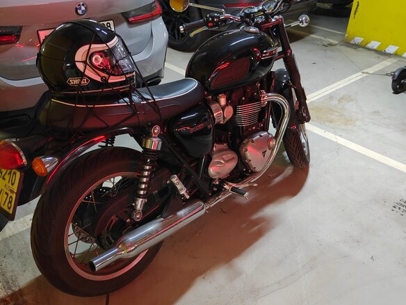 2024 Triumph Bonneville T120, чёрный, 1200000 рублей - вид 1