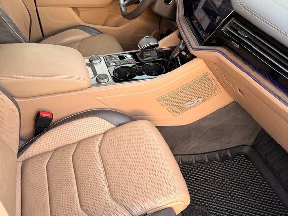 2018 Volkswagen Touareg III, синий - вид 5