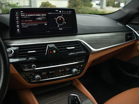 2021 BMW 5 серии 540i xDrive VII (G30/G31/G38) Рестайлинг, серый, 4474483 рублей - вид 13