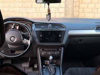 2020 Volkswagen Tiguan II, коричневый, 2300000 рублей, вид 4