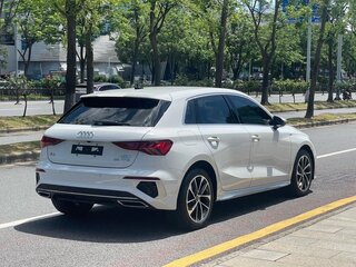 2022 Audi A3 Sportback 35 TFSI IV (8Y), белый, 1942000 рублей, вид 4