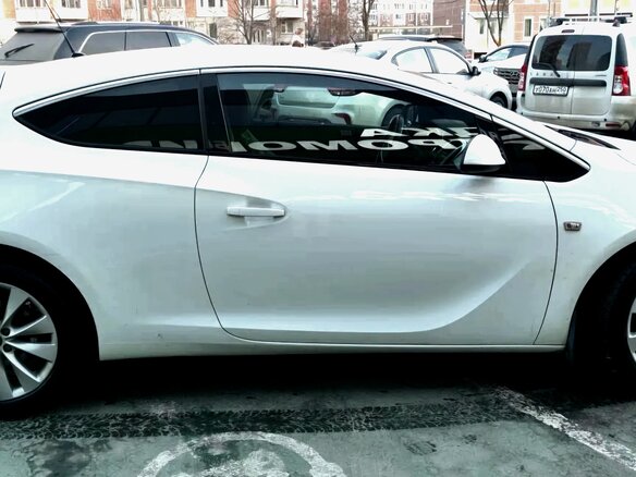 2014 Opel Astra GTC J Рестайлинг, белый, 950000 рублей - вид 1