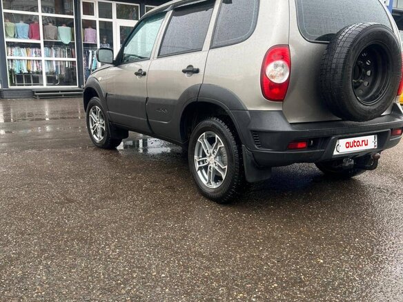 2019 Chevrolet Niva I Рестайлинг, серый, 650000 рублей - вид 4