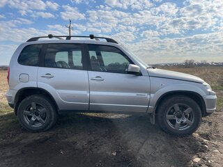 2012 Chevrolet Niva I Рестайлинг, серебристый, 560000 рублей, вид 4