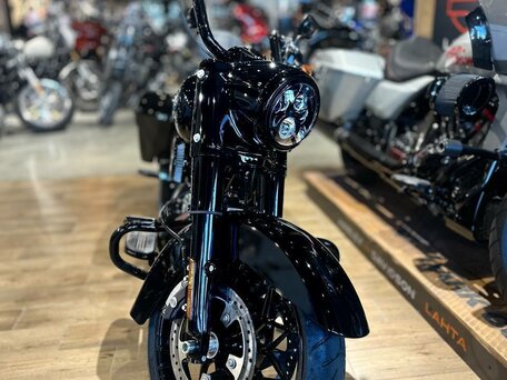 2023 Harley-Davidson Road King, чёрный, 3500000 рублей, вид 4