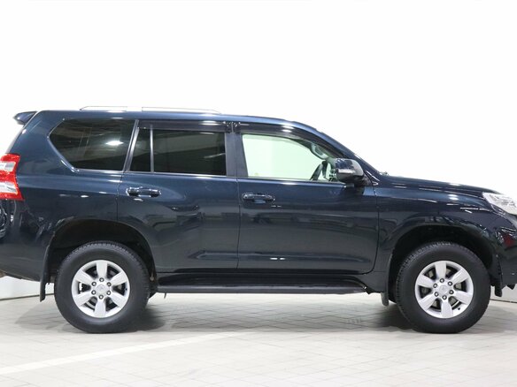 2014 Toyota Land Cruiser Prado 4-speed 150 Series Рестайлинг 1, серый, 3180000 рублей - вид 3