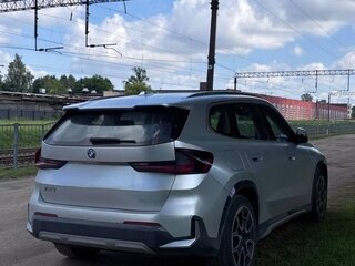 2025 BMW iX1 eDrive 25L, серебристый, 4000000 рублей, вид 4