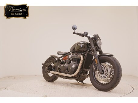 2024 Triumph Bonneville Bobber, чёрный, 1600000 рублей, вид 3