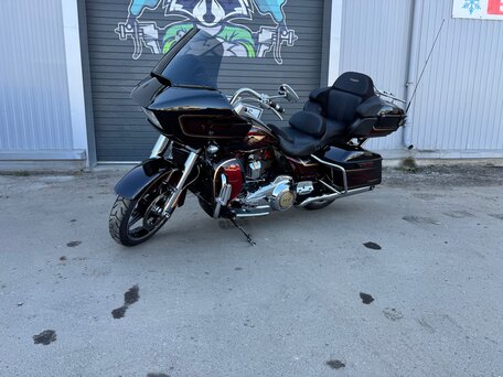 2023 Harley-Davidson CVO Road Glide Limited, красный, 3200000 рублей, вид 2