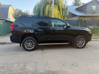 2017 Toyota Land Cruiser Prado 150 Series Рестайлинг 2, чёрный, 4600000 рублей, вид 3