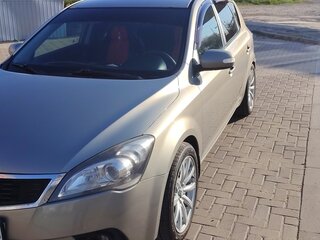 2010 Kia Ceed I Рестайлинг, серебристый, 450000 рублей, вид 1