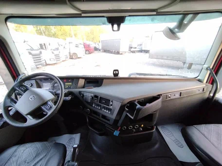 2016 Volvo FH, красный, 5831000 рублей, вид 5