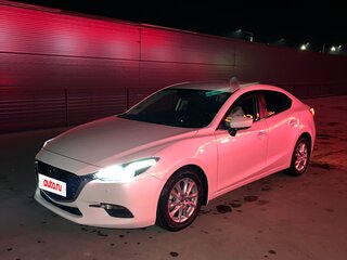 2018 Mazda Axela III Рестайлинг, белый, 1715000 рублей, вид 5