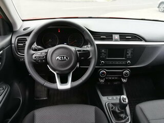 2020 Kia Rio IV Рестайлинг, белый, 1300000 рублей, вид 5