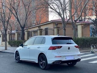 2021 Volkswagen Golf VIII, белый, 2299000 рублей, вид 4
