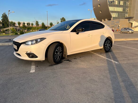 2014 Mazda 3 III (BM), белый, 1300000 рублей - вид 2