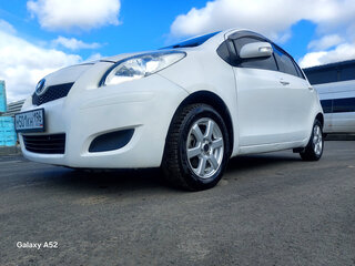 2010 Toyota Vitz II (XP90), белый, 400000 рублей, вид 5