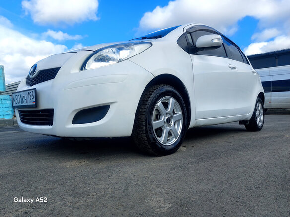 2010 Toyota Vitz II (XP90), белый, 420000 рублей - вид 4
