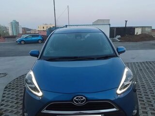 2017 Toyota Sienta II, синий, 1100000 рублей, вид 1