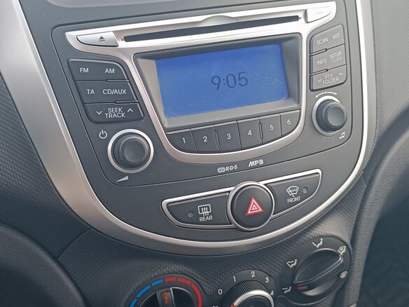 2013 Hyundai Solaris I, белый, 950000 рублей - вид 27