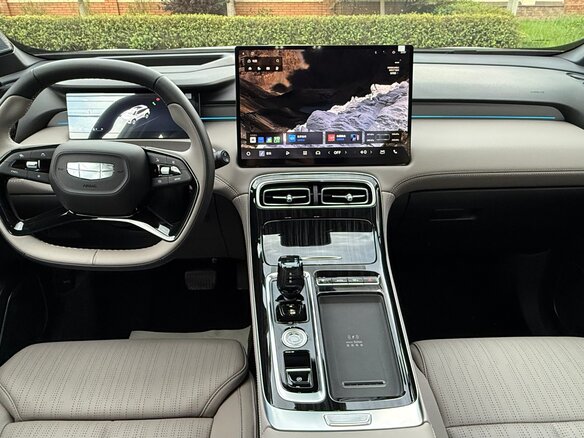 2026 Geely Atlas II, белый, 2999007 рублей - вид 9
