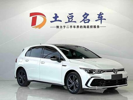 2023 Volkswagen Golf VIII, белый, 1950000 рублей, вид 2