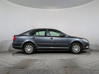 2011 Skoda Octavia II (A5) Рестайлинг, серый, 594000 рублей, вид 4