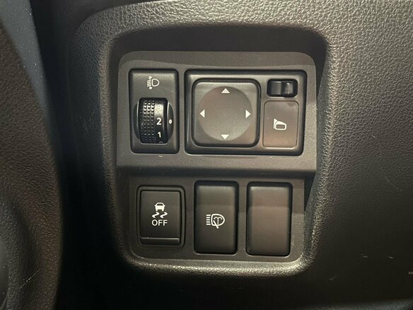 2013 Nissan Juke I, красный - вид 15