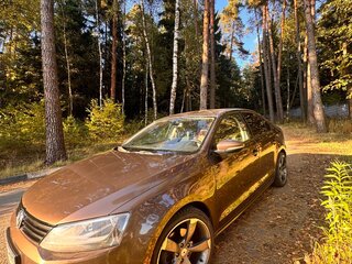 2013 Volkswagen Jetta VI, коричневый, 990000 рублей, вид 1