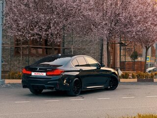 2019 BMW 5 серии 530d xDrive VII (G30/G31/G38), чёрный, 4200000 рублей, вид 3